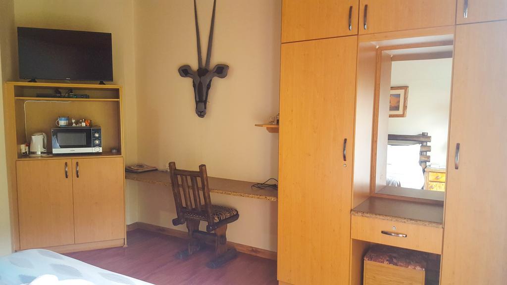 Aark Guest Lodge Vanderbijlpark Extérieur photo
