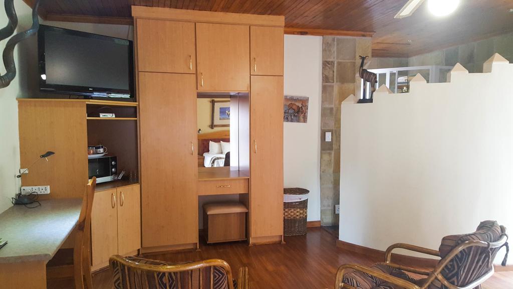 Aark Guest Lodge Vanderbijlpark Extérieur photo