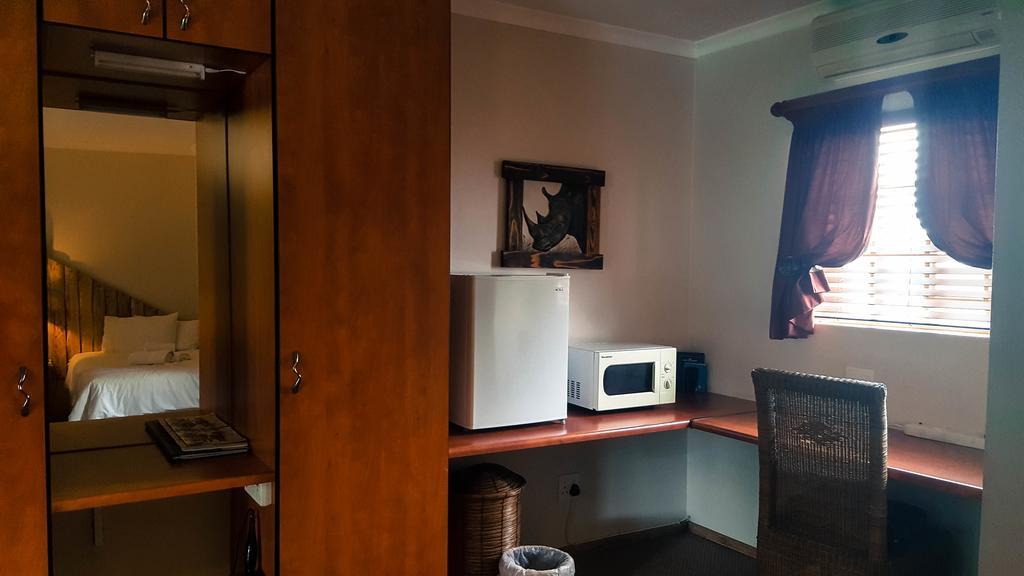 Aark Guest Lodge Vanderbijlpark Extérieur photo