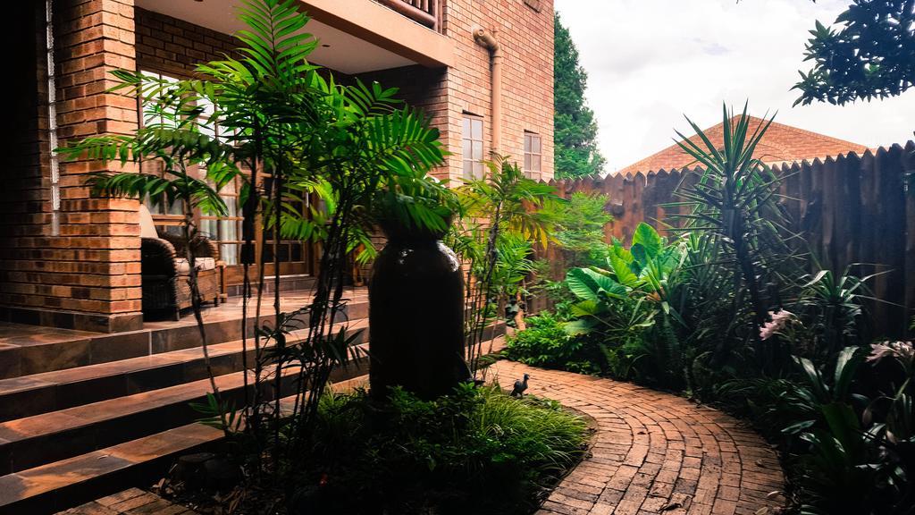 Aark Guest Lodge Vanderbijlpark Extérieur photo