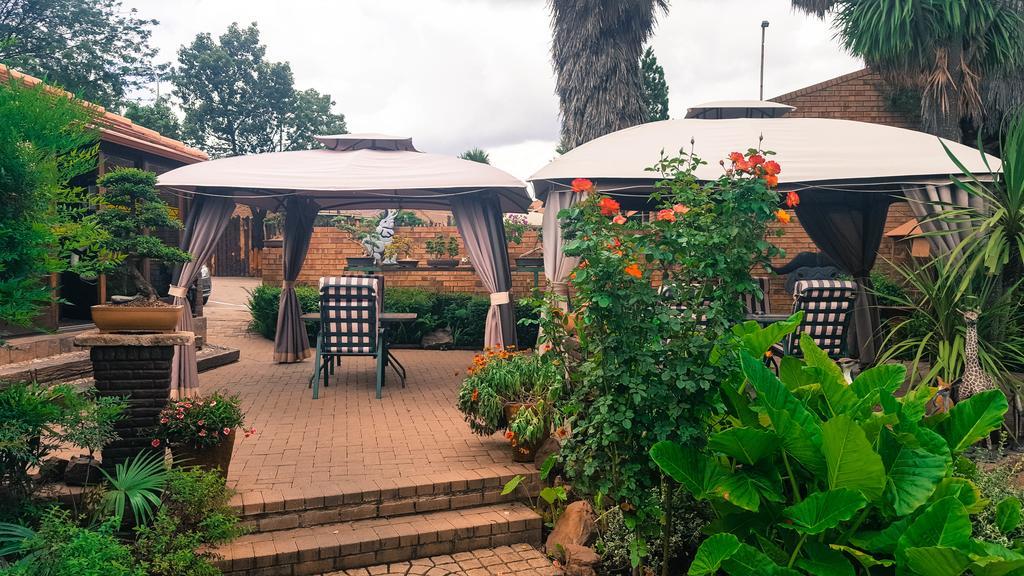 Aark Guest Lodge Vanderbijlpark Extérieur photo
